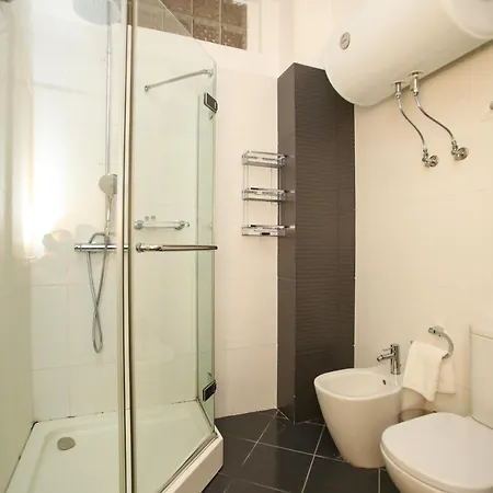 アパート Imperial Visar Hannover Vlorë